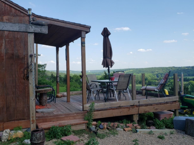 Hill family cabin overlooking Little Sioux River Valley in O'Brien County